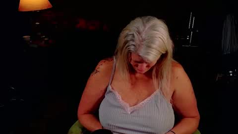 Snapshot of alicescuriosity chatting on 03/11/26, 02:28 Alices Curiosity online show from 03/11/26, 02:28