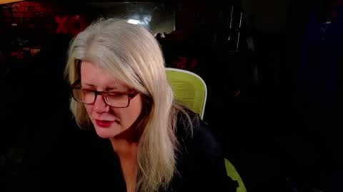 Snapshot of alicescuriosity chatting on 04/13/26, 04:23 Alices Curiosity online show from 04/13/26, 04:23