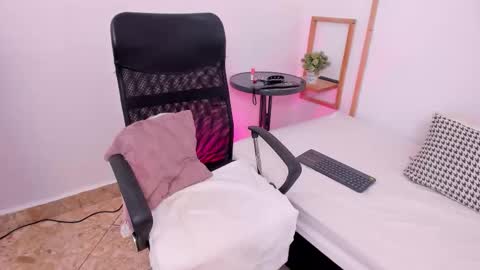 Alice online show from 11/23/25, 04:12