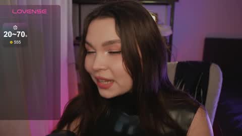 Snapshot of alicesweetlove chatting on 02/16/25, 08:22 Alice online show from 02/16/25, 08:22