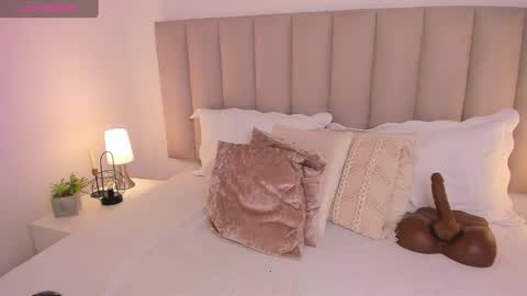 Snapshot of aliceveraa_ chatting on 03/03/25, 10:42 Alice Vera online show from 03/03/25, 10:42