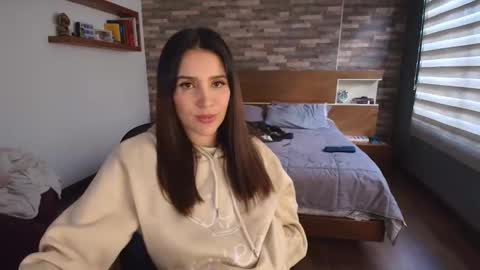 Snapshot of alicewillow chatting on 10/24/25, 09:11 Alice online show from 10/24/25, 09:11