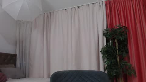 Snapshot of alicewiss chatting on 03/23/26, 05:44 alicewiss online show from 03/23/26, 05:44