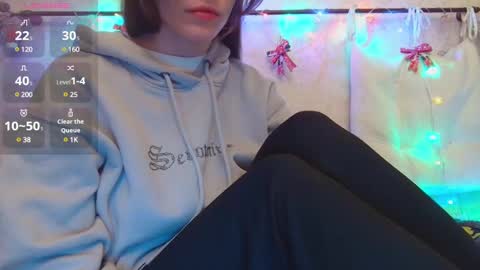 Snapshot of alicewoolfy chatting on 01/05/25, 09:14 AliceWoolfy online show from 01/05/25, 09:14