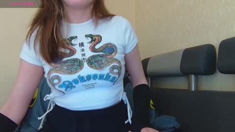 Snapshot of alicewoolfy chatting on 03/11/26, 09:32 AliceWoolfy online show from 03/11/26, 09:32