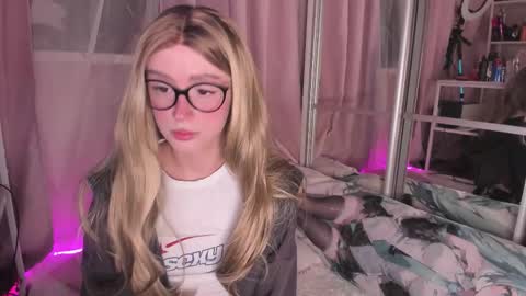 from wonderland online show from 02/05/26, 03:38