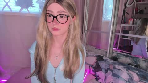 Snapshot of alicexbae chatting on 04/03/26, 03:10 from wonderland online show from 04/03/26, 03:10