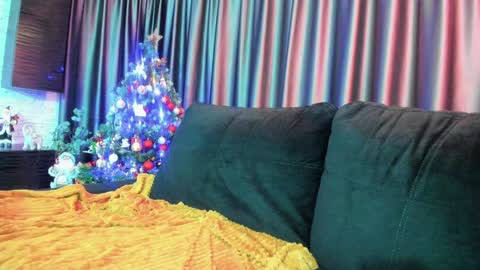 Snapshot of alicexsquirt chatting on 12/25/24, 07:14 Alice online show from 12/25/24, 07:14