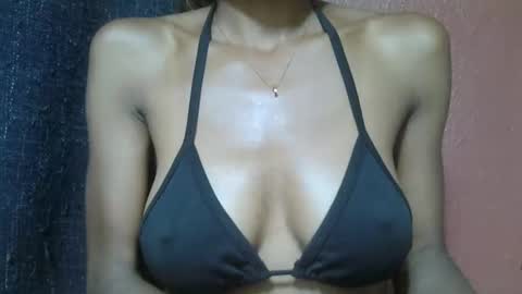 Snapshot of alicia253177 chatting on 03/10/25, 06:49 alicia253177 online show from 03/10/25, 06:49