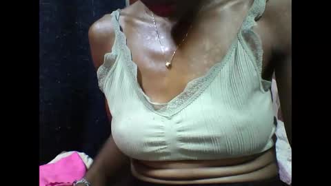 Snapshot of alicia253177 chatting on 09/16/25, 02:56 alicia253177 online show from 09/16/25, 02:56