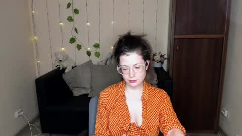 Snapshot of alicia_folow chatting on 01/26/25, 09:29 Alicia online show from 01/26/25, 09:29