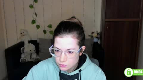 Snapshot of alicia_folow chatting on 02/01/25, 12:26 Alicia online show from 02/01/25, 12:26