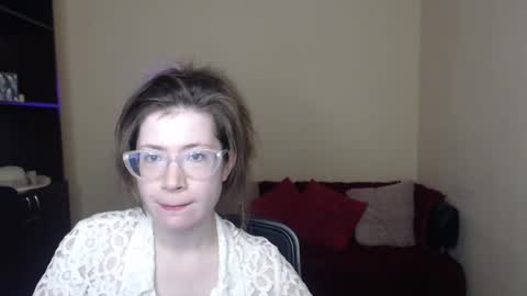 Snapshot of alicia_folow chatting on 02/08/25, 06:33 Alicia online show from 02/08/25, 06:33