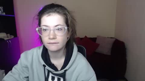 Snapshot of alicia_folow chatting on 02/09/25, 06:22 Alicia online show from 02/09/25, 06:22