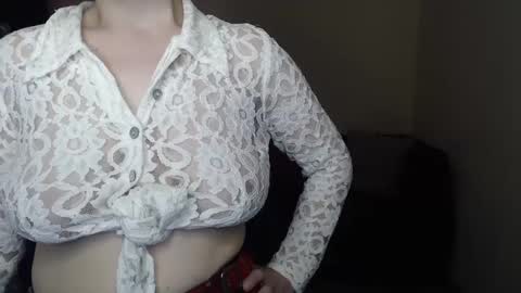 Snapshot of alicia_folow chatting on 02/09/25, 03:45 Alicia online show from 02/09/25, 03:45