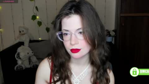 Snapshot of alicia_folow chatting on 02/14/25, 06:23 Alicia online show from 02/14/25, 06:23