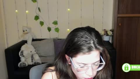 Snapshot of alicia_folow chatting on 02/16/25, 12:41 Alicia online show from 02/16/25, 12:41