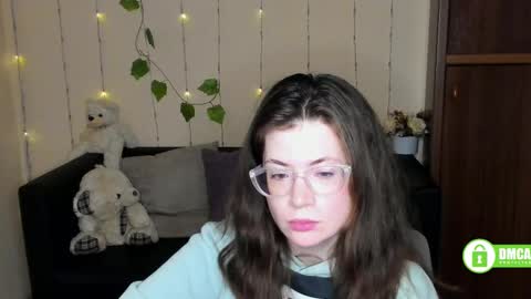 Snapshot of alicia_folow chatting on 02/16/25, 03:47 Alicia online show from 02/16/25, 03:47