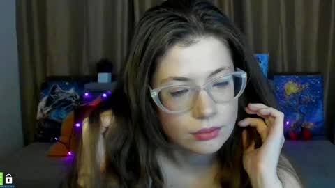 Snapshot of alicia_folow chatting on 02/16/25, 09:27 Alicia online show from 02/16/25, 09:27