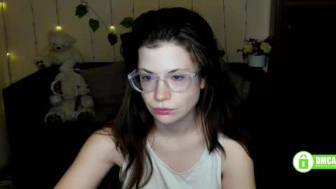 Snapshot of alicia_folow chatting on 02/21/25, 02:17 Alicia online show from 02/21/25, 02:17