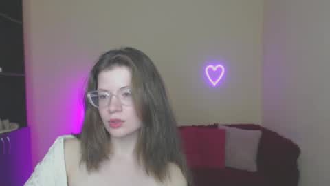 Snapshot of alicia_folow chatting on 02/22/25, 09:34 Alicia online show from 02/22/25, 09:34