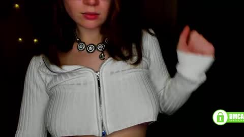 Snapshot of alicia_folow chatting on 02/26/25, 12:36 Alicia online show from 02/26/25, 12:36