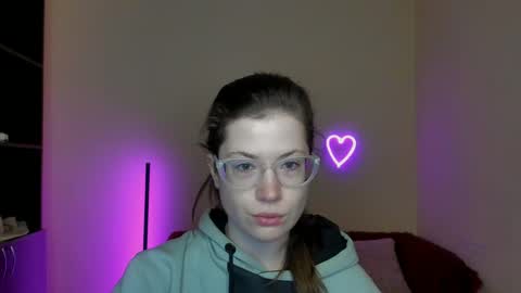 Snapshot of alicia_folow chatting on 03/01/25, 06:35 Alicia online show from 03/01/25, 06:35