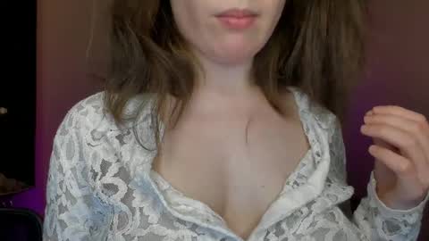 Snapshot of alicia_folow chatting on 03/07/25, 09:29 Alicia online show from 03/07/25, 09:29