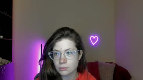 Snapshot of alicia_folow chatting on 03/08/25, 06:21 Alicia online show from 03/08/25, 06:21