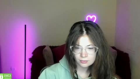 Snapshot of alicia_folow chatting on 09/09/25, 11:21 Alicia online show from 09/09/25, 11:21