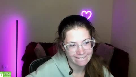 Snapshot of alicia_folow chatting on 09/10/25, 11:10 Alicia online show from 09/10/25, 11:10