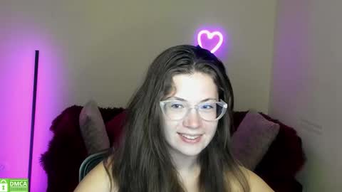 Snapshot of alicia_folow chatting on 09/16/25, 11:33 Alicia online show from 09/16/25, 11:33