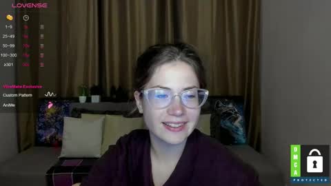 Snapshot of alicia_folow chatting on 10/04/25, 05:22 Alicia online show from 10/04/25, 05:22