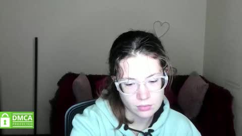 Snapshot of alicia_folow chatting on 10/27/25, 12:09 Alicia online show from 10/27/25, 12:09