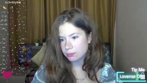 Snapshot of alicia_folow chatting on 11/15/25, 12:23 Alicia online show from 11/15/25, 12:23