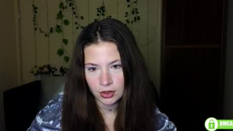 Snapshot of alicia_folow chatting on 11/16/25, 12:11 Alicia online show from 11/16/25, 12:11