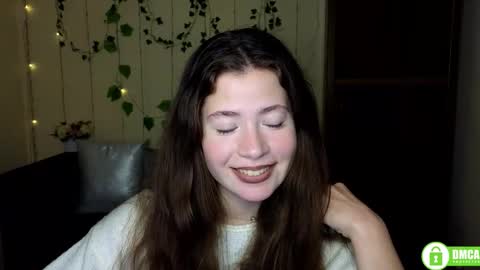 Snapshot of alicia_folow chatting on 11/28/25, 06:27 Alicia online show from 11/28/25, 06:27