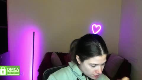 Snapshot of alicia_folow chatting on 12/04/25, 12:25 Alicia online show from 12/04/25, 12:25