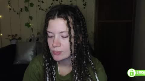 Snapshot of alicia_folow chatting on 03/01/26, 06:21 Alicia online show from 03/01/26, 06:21