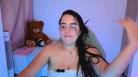 Snapshot of alicia_hotxx chatting on 03/25/26, 06:36 alison online show from 03/25/26, 06:36