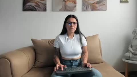 alicia_rainbow online show from 05/26/26, 06:26