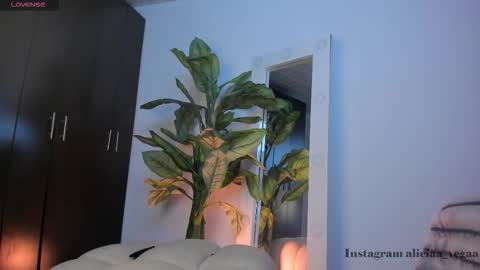 Snapshot of alicia_vegaaa chatting on 03/22/26, 05:44 Alicia Vega independent model online show from 03/22/26, 05:44