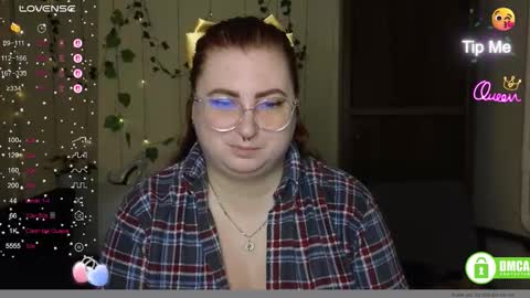 Snapshot of aliciaaared_kis chatting on 03/20/26, 06:51 Alicia online show from 03/20/26, 06:51