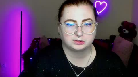 Snapshot of aliciaaared_kis chatting on 04/06/26, 11:22 Alicia online show from 04/06/26, 11:22