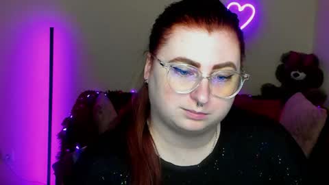 Snapshot of aliciaaared_kis chatting on 04/13/26, 11:27 Alicia online show from 04/13/26, 11:27