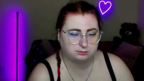 Snapshot of aliciaaared_kis chatting on 04/17/26, 06:16 Alicia online show from 04/17/26, 06:16