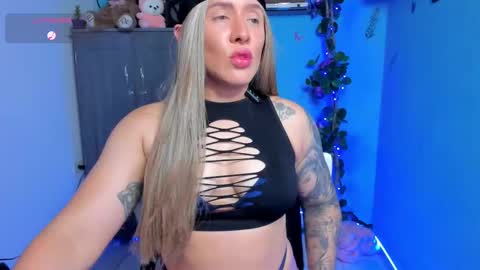 Jennyfer online show from 09/15/25, 09:15