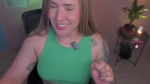 Snapshot of aliciaballard chatting on 05/21/26, 08:05 Jennyfer online show from 05/21/26, 08:05