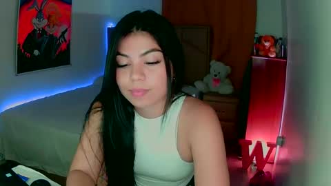 Snapshot of aliciabiden chatting on 12/23/24, 01:29 aliciabiden online show from 12/23/24, 01:29