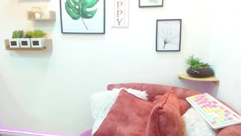 Snapshot of aliciacute__ chatting on 10/16/25, 07:04 aliciacute online show from 10/16/25, 07:04